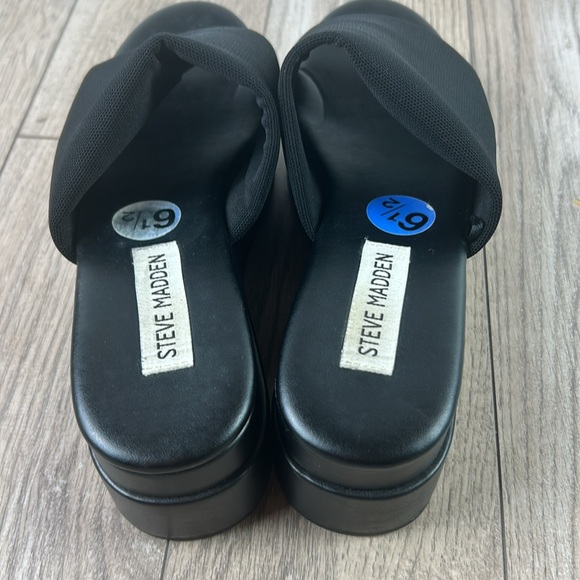 Perfect like new Steve Madden slinky black platformm slides 6.5 - Picture 3 of 5